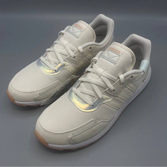 Adidas Women's Retrorun Running Shoe, ChalkWhite/Chalk White/Halo Mint, Size 9 - Picture 14 of 16